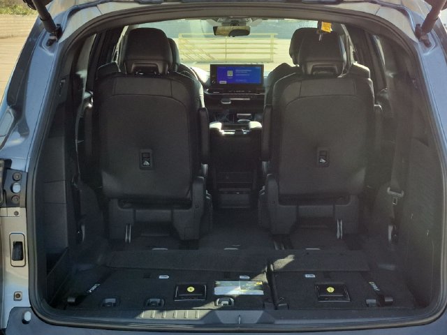 New 2026 Toyota Sienna Limited FWD image 27