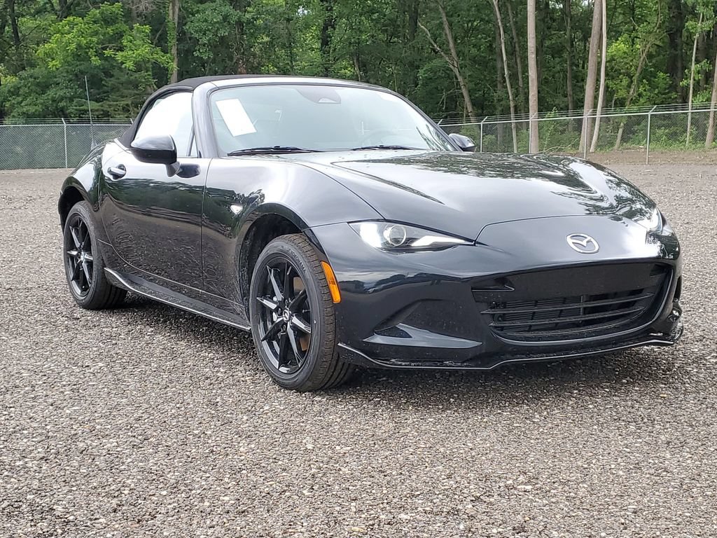 New 2026 MAZDA MX-5 Miata Sport w/ Appearance Package RWD image 4