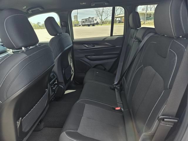 New 2026 Jeep Grand Cherokee Laredo RWD image 25