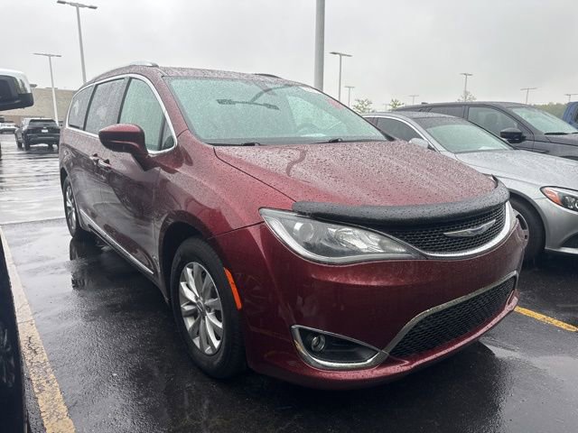 Used 2019 Chrysler Pacifica Touring-L FWD image 9