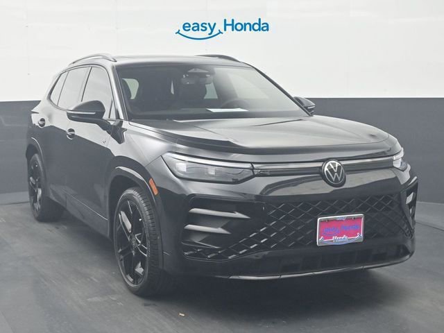 Used 2026 Volkswagen Tiguan SE R-Line image 2