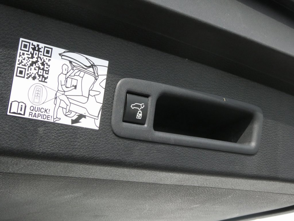 Used 2023 Toyota Sienna XLE image 24