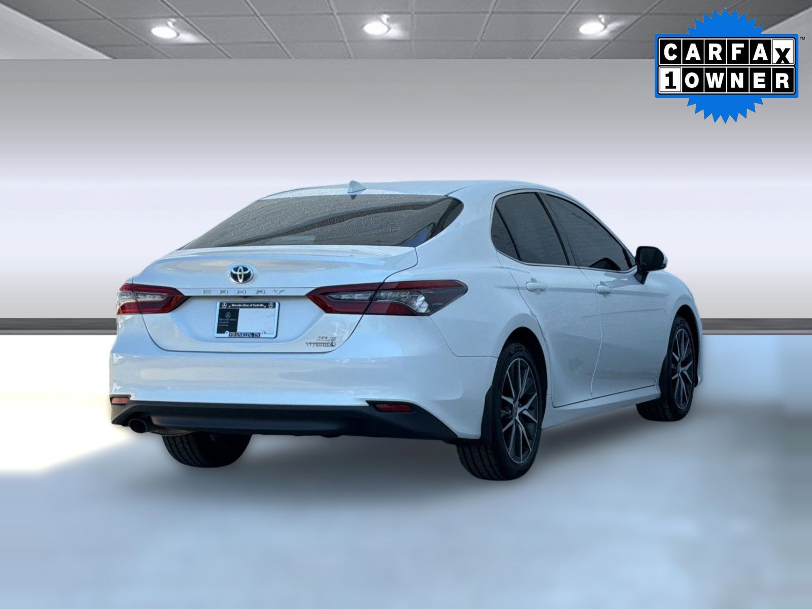 Used 2023 Toyota Camry XLE w/ Cold Weather Package image 9