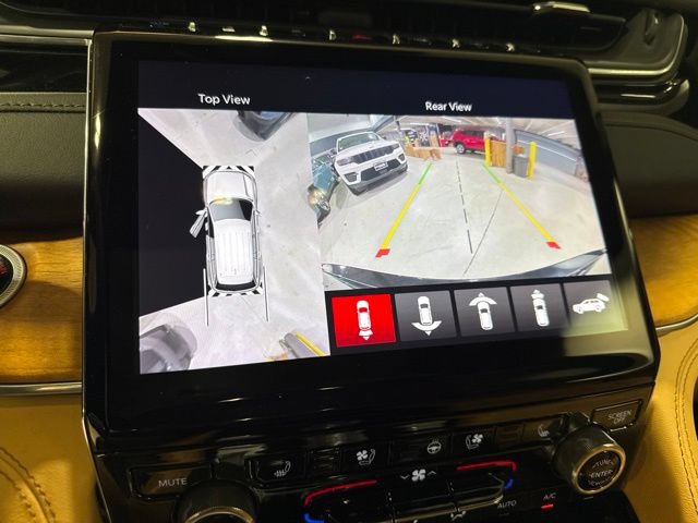 Used 2023 Jeep Grand Cherokee Summit AWD/4WD image 16