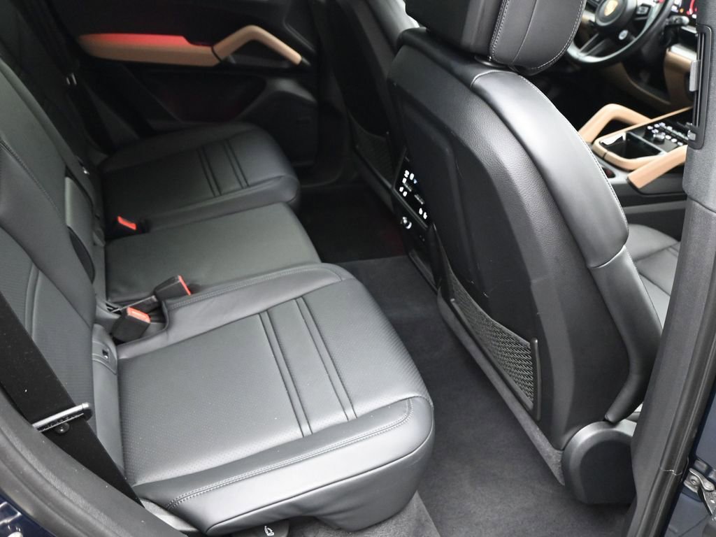 Certified 2024 Porsche Cayenne Coupe image 10