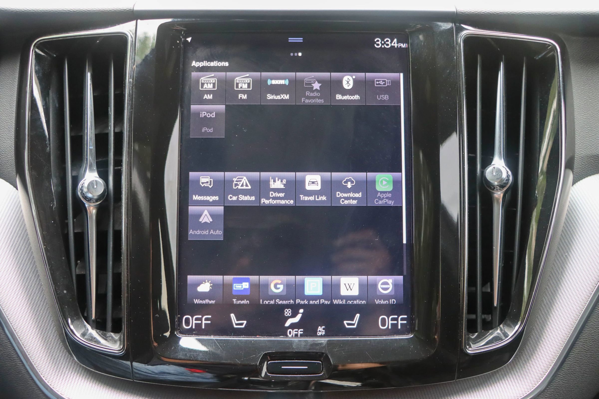 Used 2018 Volvo XC60 T5 R-Design w/ Convenience Package image 39