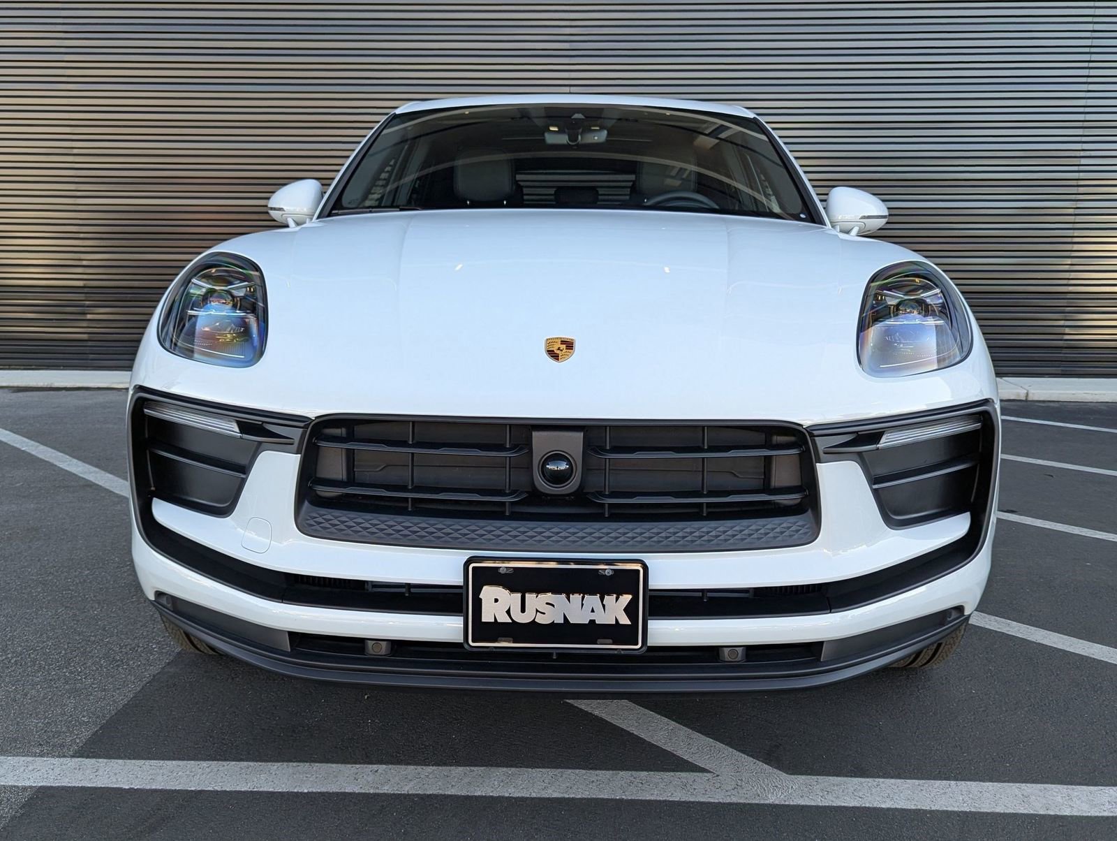 Certified 2025 Porsche Macan image 6