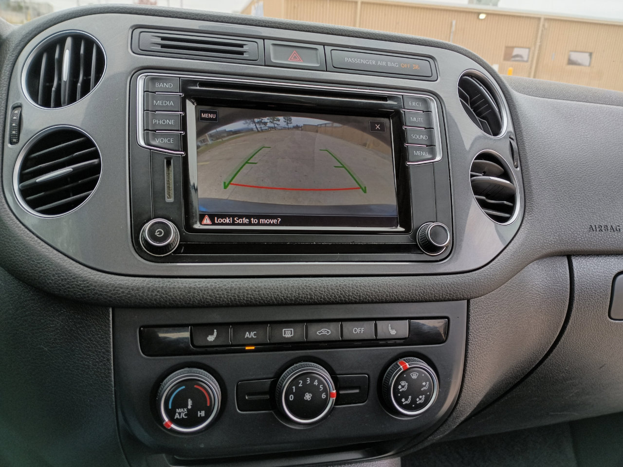 Used 2017 Volkswagen Tiguan S image 29