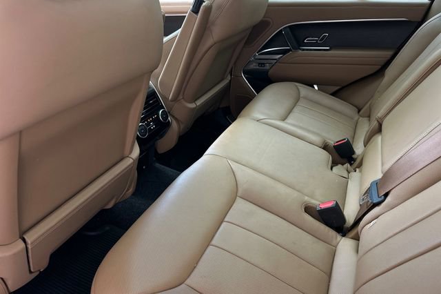 Used 2024 Land Rover Range Rover SE image 11