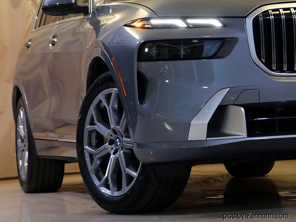 Certified 2026 BMW X7 xDrive40i AWD/4WD image 4