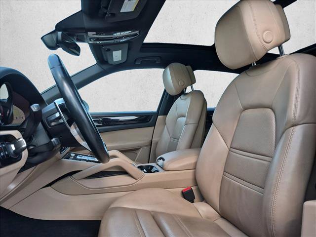 Used 2023 Porsche Cayenne AWD/4WD image 17