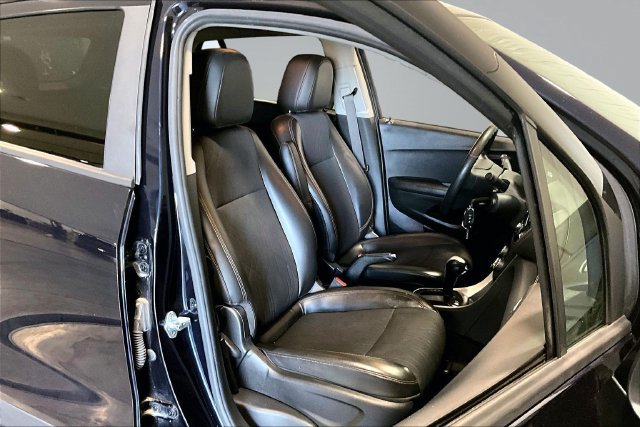 Used 2021 Chevrolet Trax LT FWD image 28