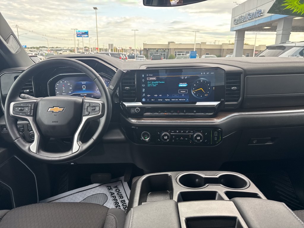 Used 2024 Chevrolet Silverado 1500 LT AWD/4WD image 15