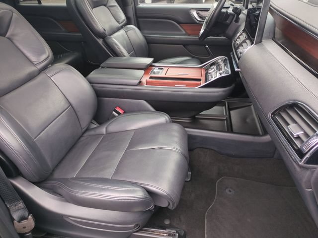 Used 2023 Lincoln Navigator Reserve AWD/4WD image 22