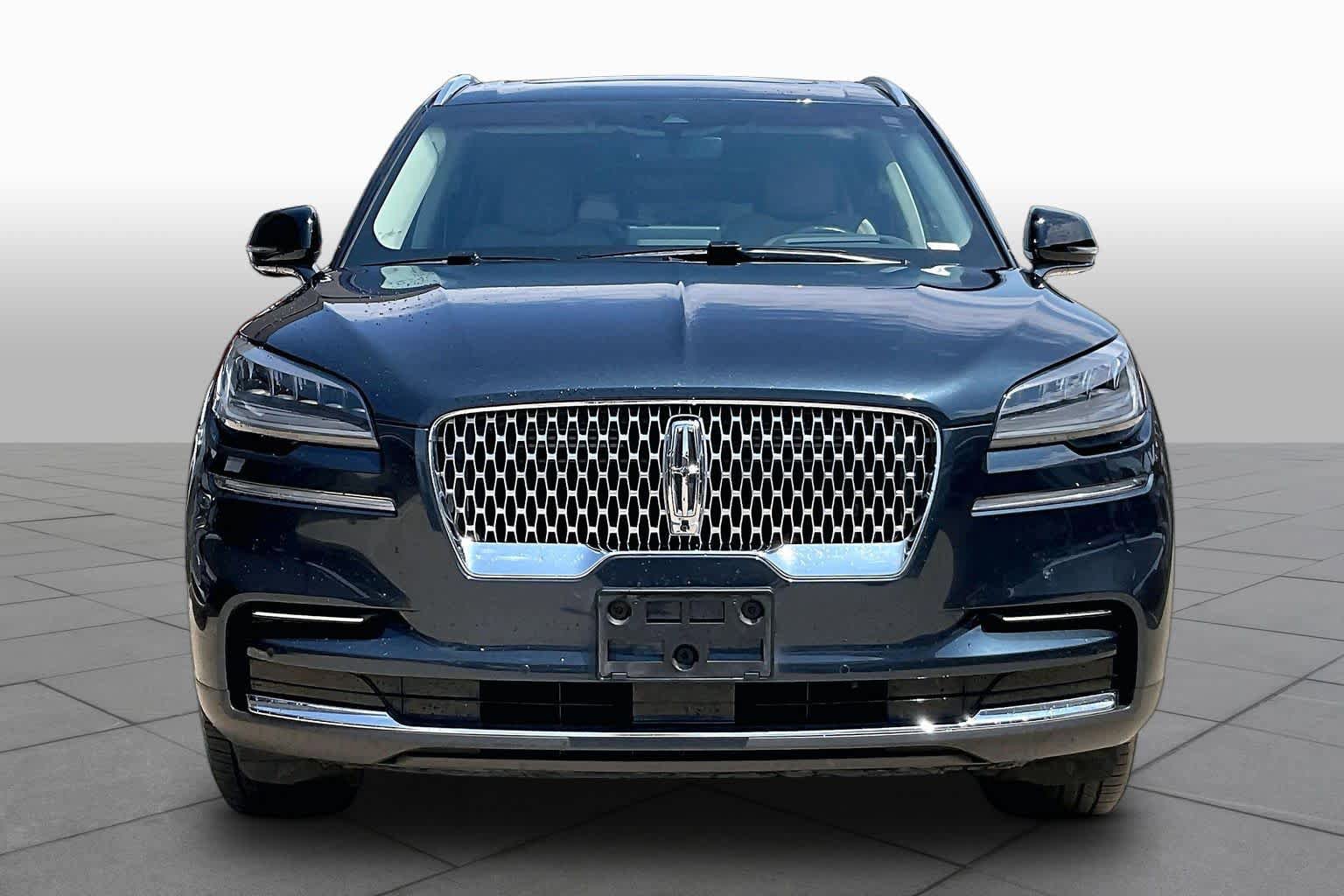 Used 2023 Lincoln Aviator Reserve w/ Equipment Group 201A AWD/4WD image 4