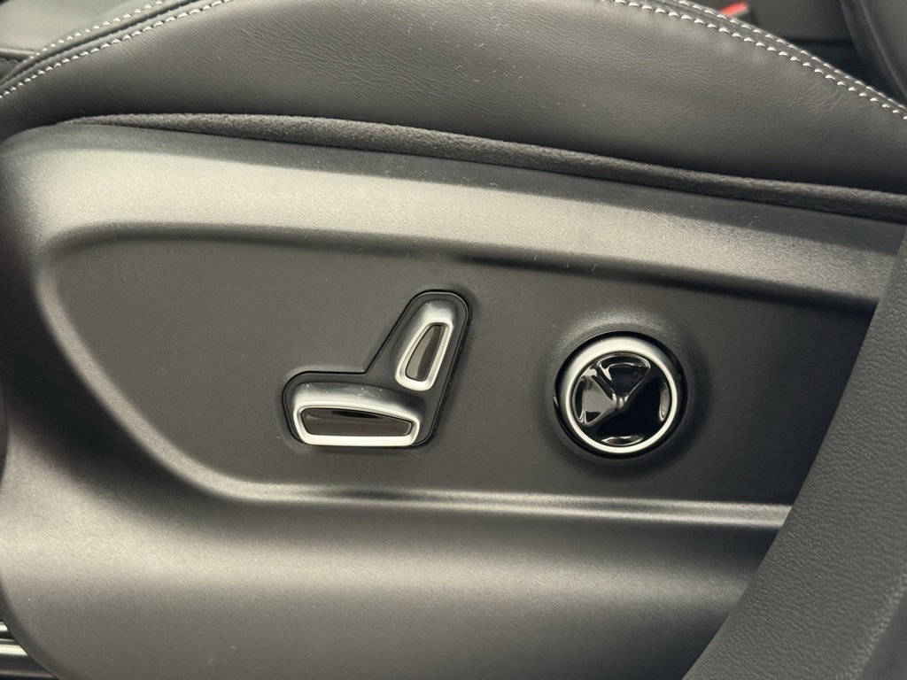 New 2025 Maserati Grecale GT image 9