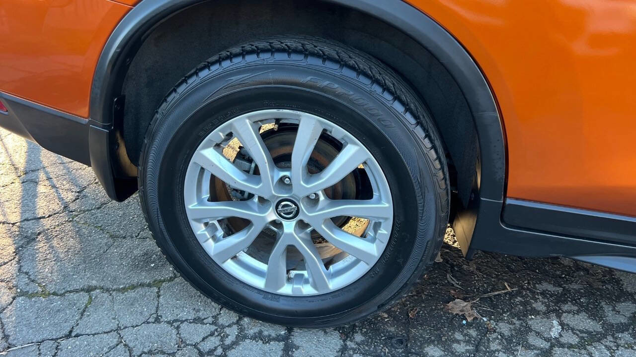 Used 2017 Nissan Rogue SV image 35