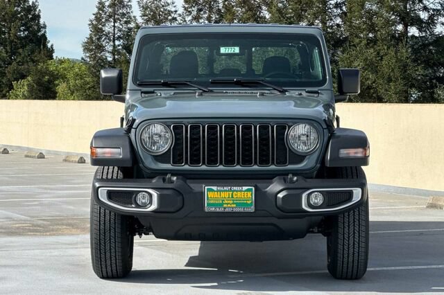 New 2026 Jeep Gladiator Sport AWD/4WD image 6