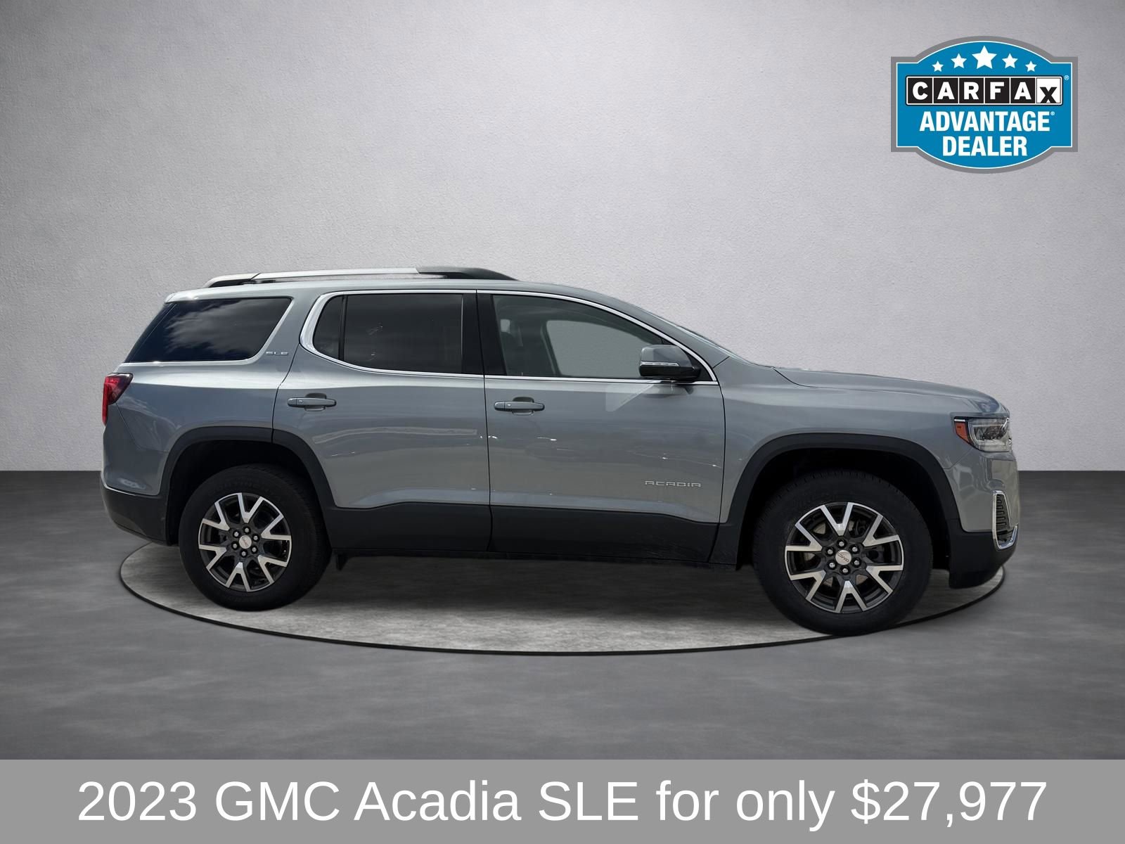 Used 2023 GMC Acadia SLE w/ Driver Convenience Package image 2