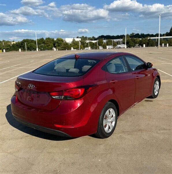 Used 2016 Hyundai Elantra SE image 3