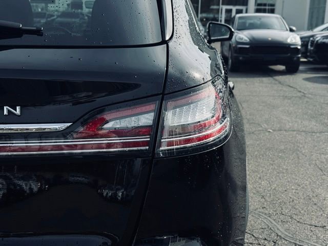 Used 2022 Lincoln Nautilus Reserve w/ Equipment Group 201A image 8