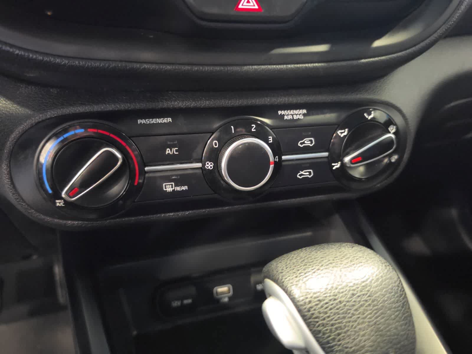 Used 2022 Kia Soul LX FWD image 25