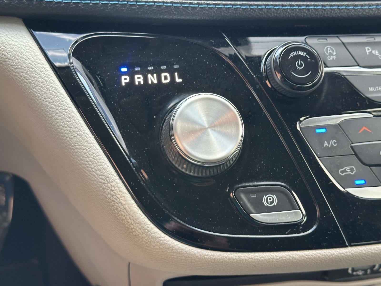 Certified 2021 Chrysler Pacifica Touring-L FWD image 24