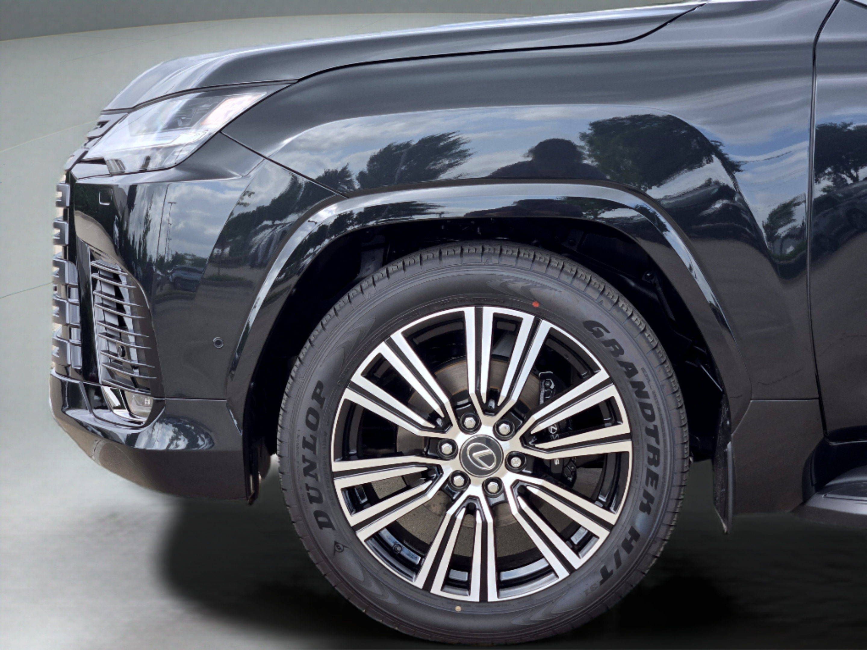 New 2026 Lexus LX 700h Luxury w/ Appearance Package AWD/4WD image 5