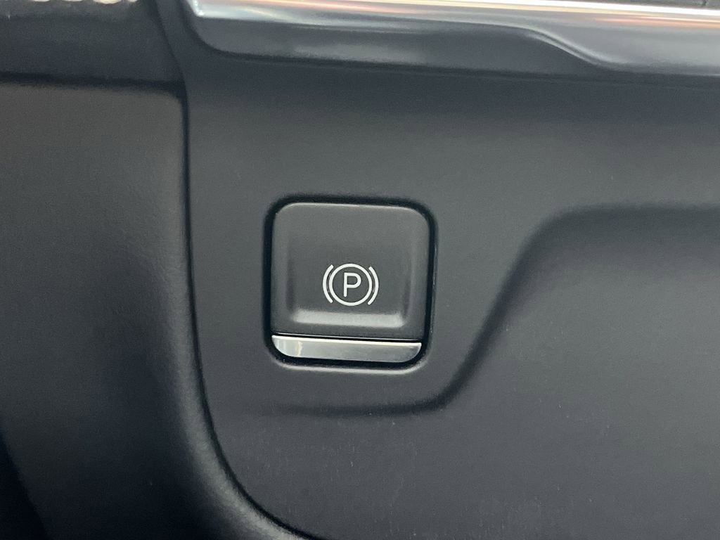 Used 2023 Cadillac Escalade ESV Premium Luxury w/ LPO, Radiant Package image 55