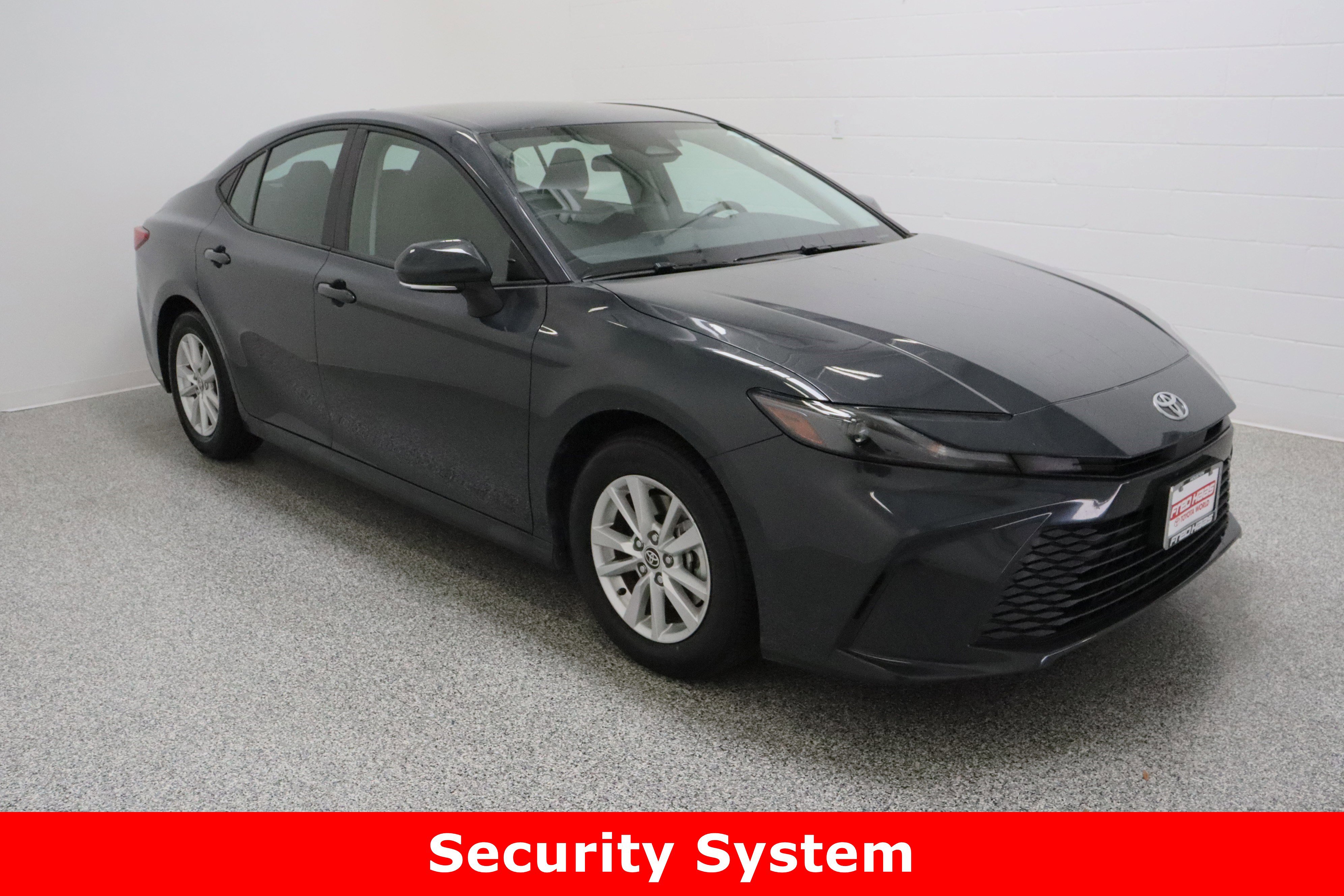 Used 2025 Toyota Camry LE FWD image 4