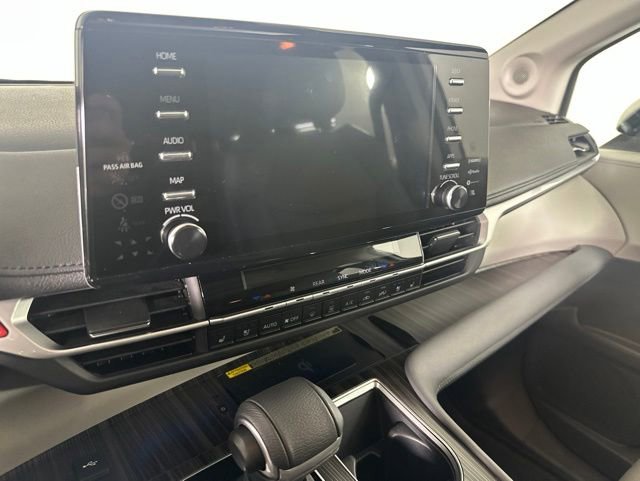 Used 2024 Toyota Sienna Limited AWD/4WD image 13