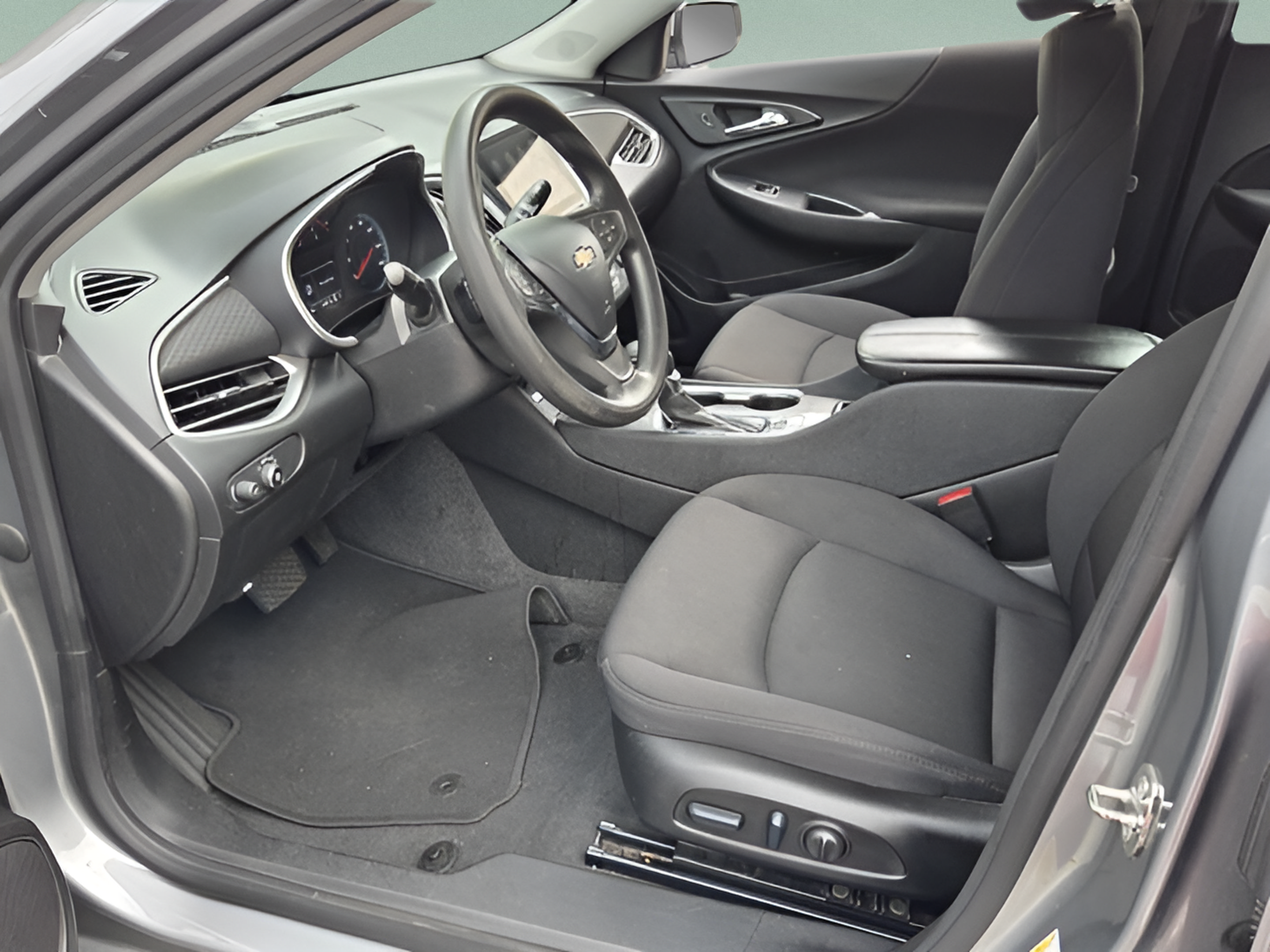 Used 2024 Chevrolet Malibu LT FWD image 12