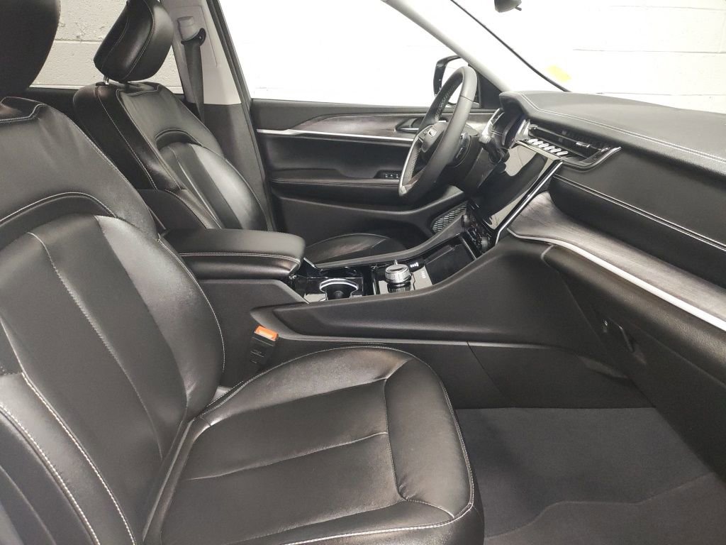 Used 2023 Jeep Grand Cherokee Limited image 7