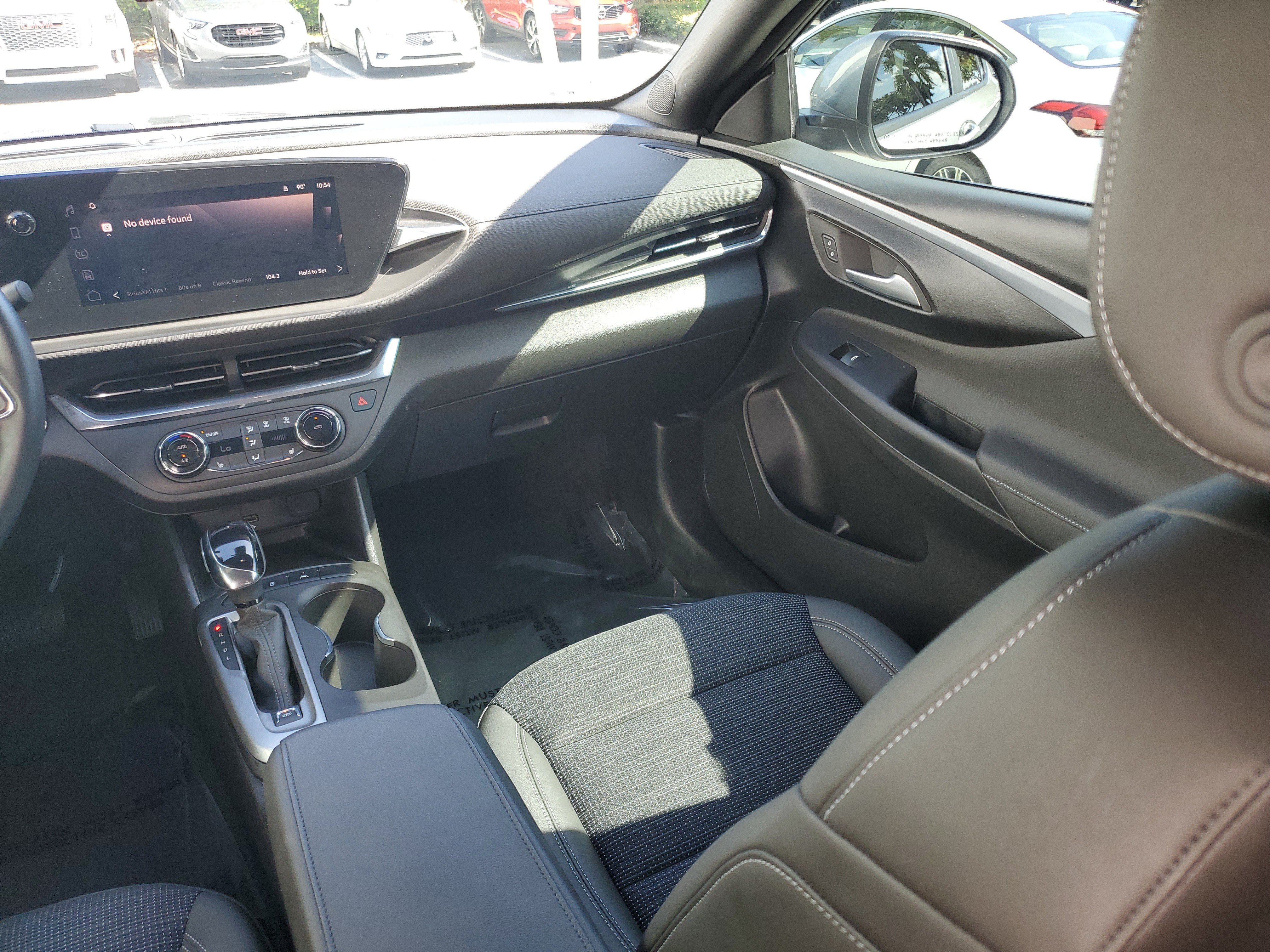 Used 2025 Buick Envista Sport Touring w/ Convenience I Package FWD image 17