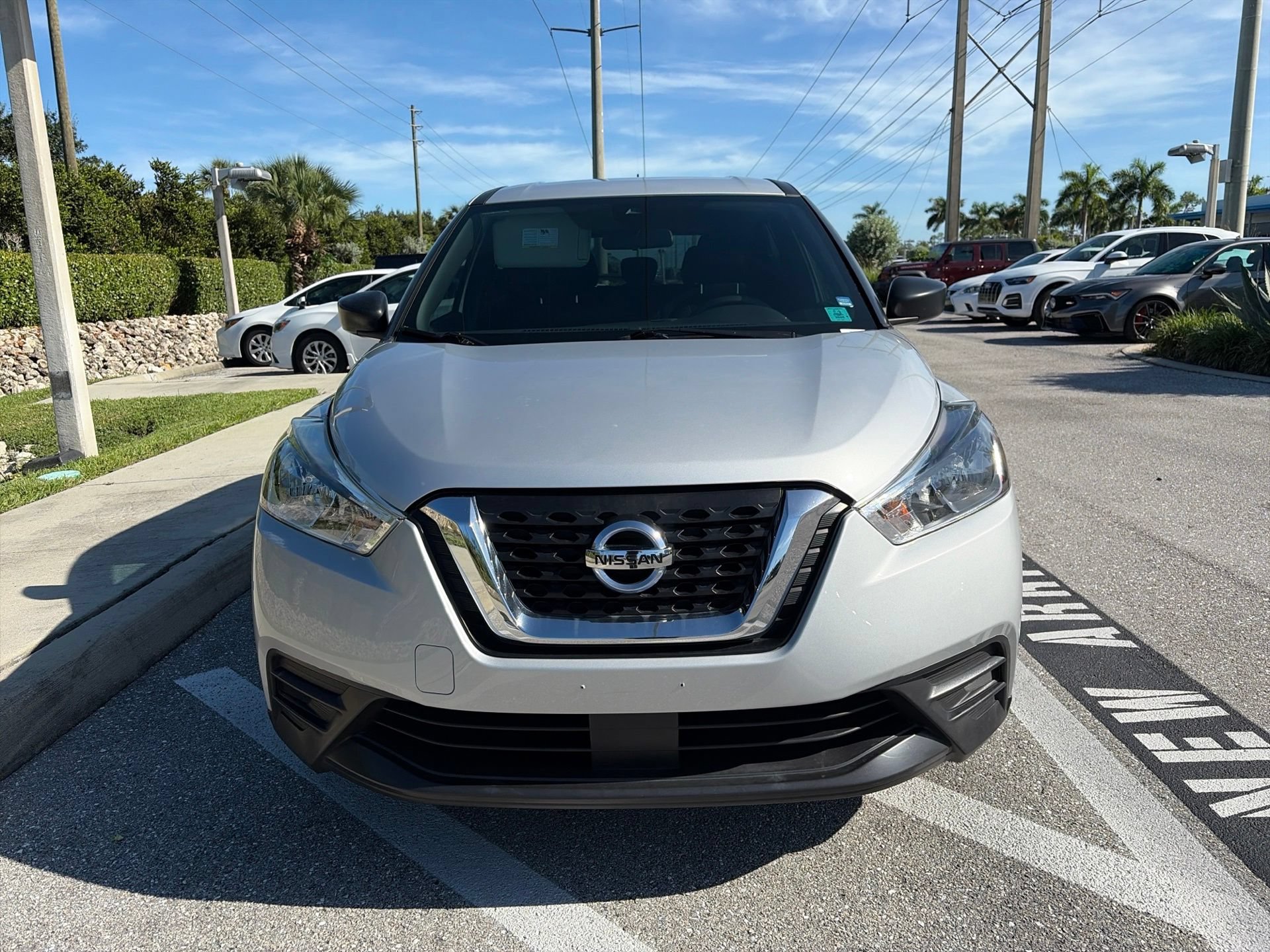 Used 2020 Nissan Kicks S FWD image 2