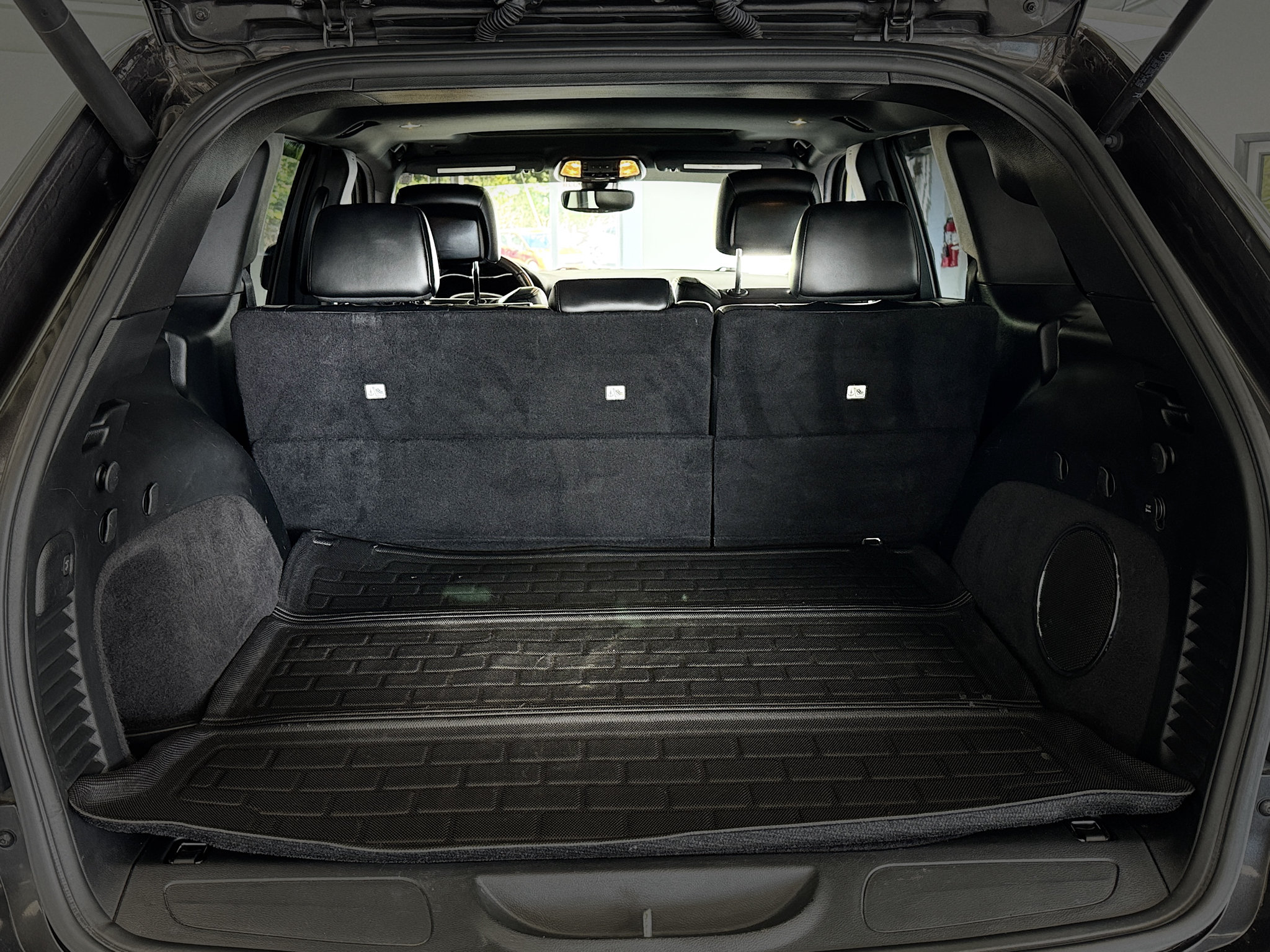 Used 2018 Jeep Grand Cherokee Altitude AWD/4WD image 29