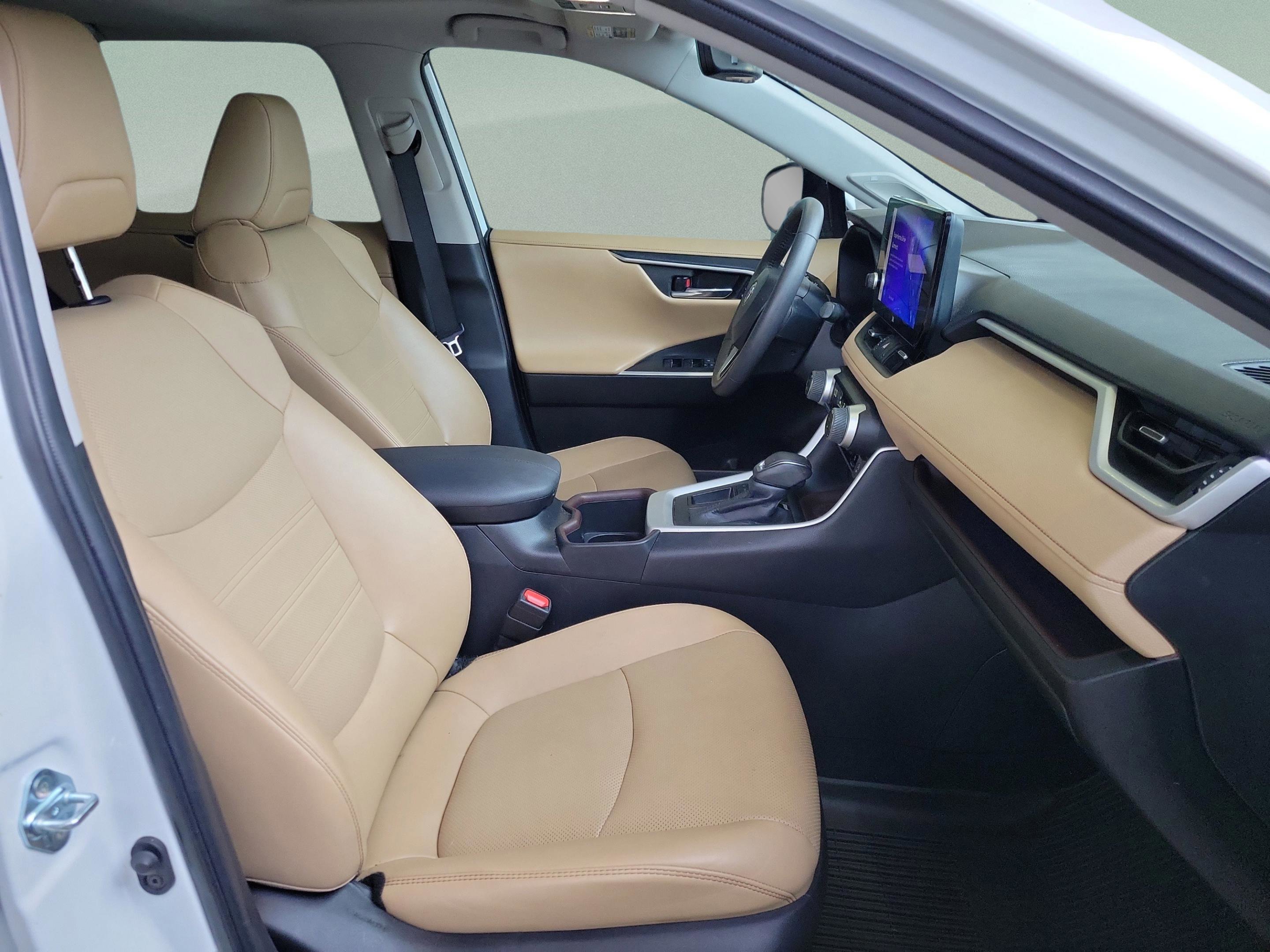 Used 2024 Toyota RAV4 Limited w/ Weather Package image 28