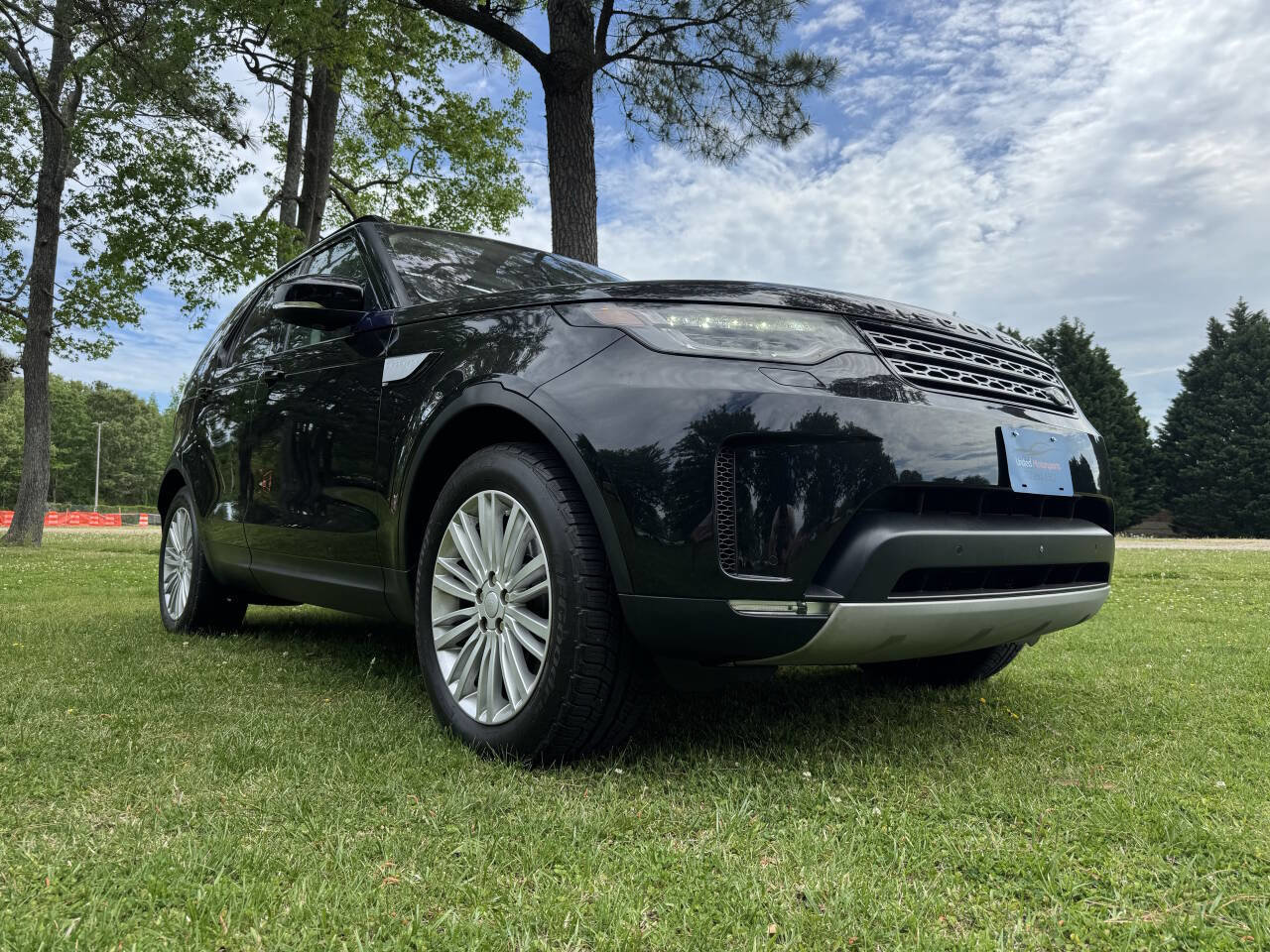 Used 2017 Land Rover Discovery HSE AWD/4WD image 6