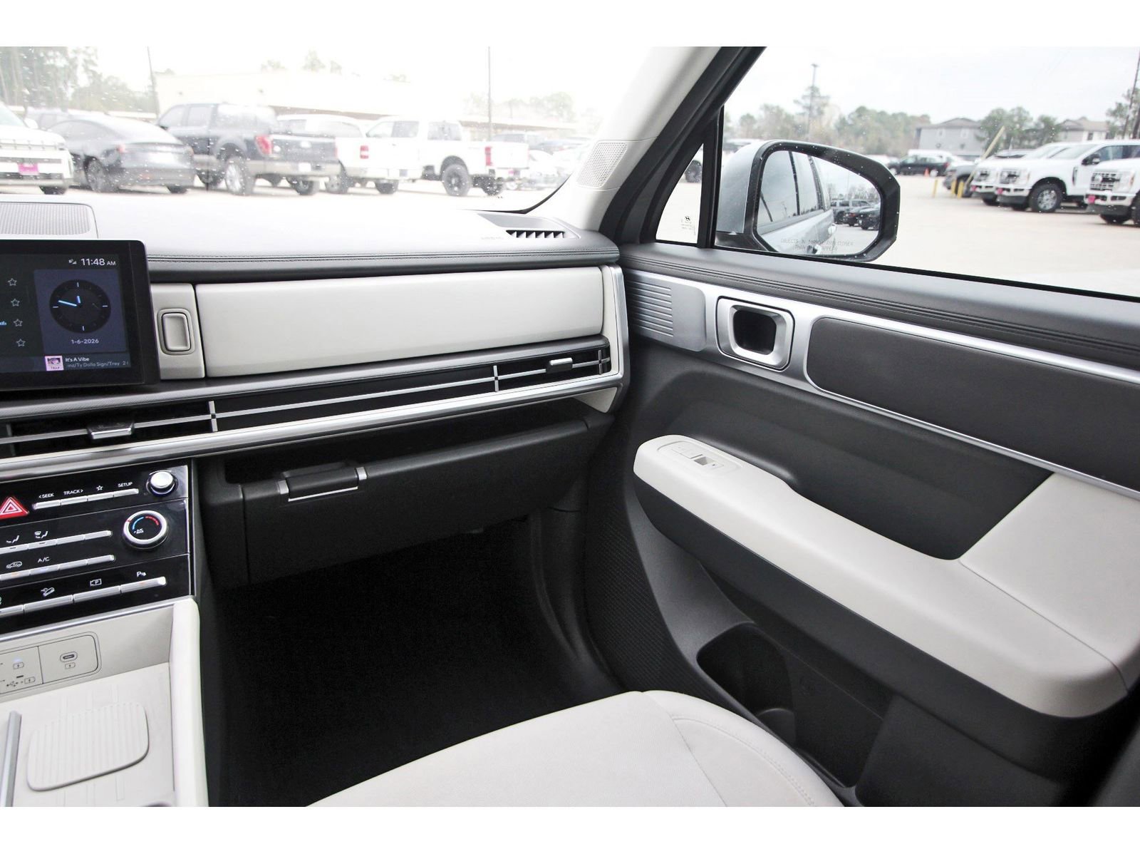 Used 2025 Hyundai Santa Fe SE image 13