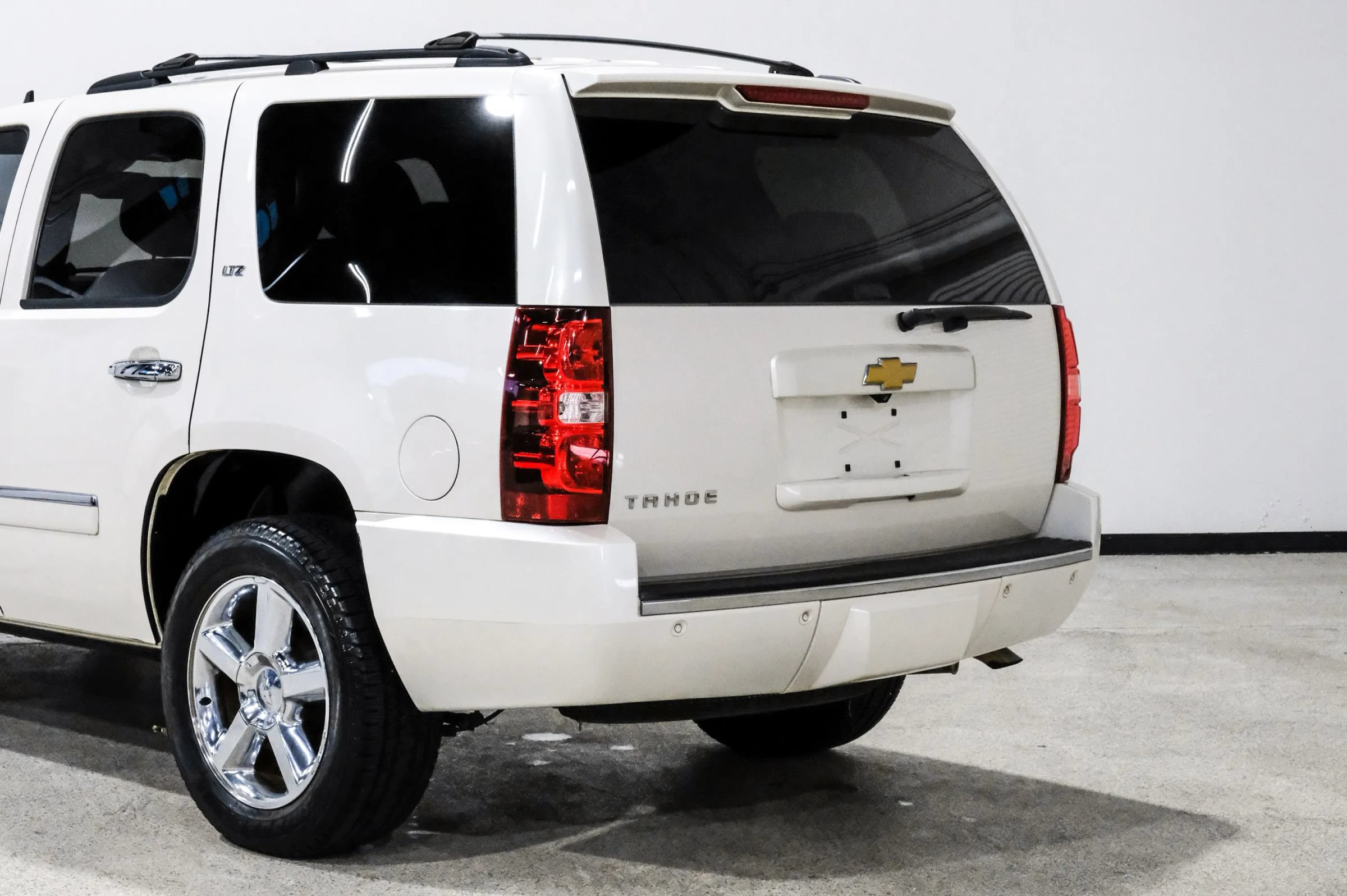 Used 2013 Chevrolet Tahoe LTZ RWD image 15