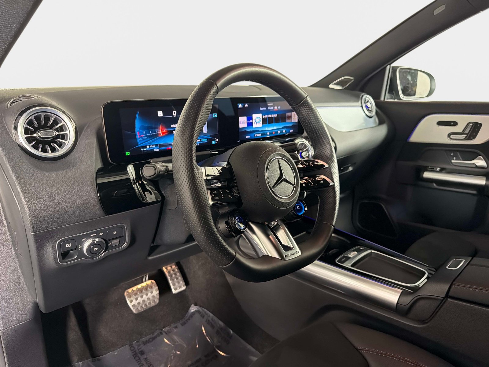 Used 2025 Mercedes-Benz GLA 35 AMG 4MATIC image 42