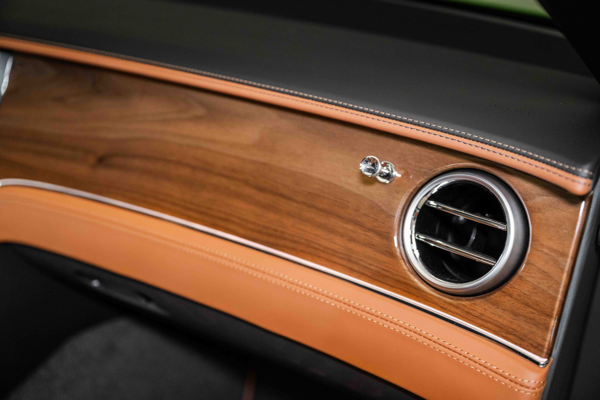 New 2024 Bentley Continental GT V8 image 40