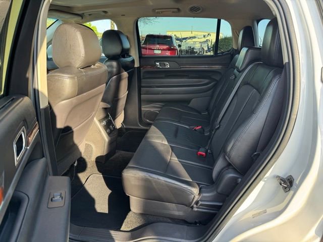 Used 2013 Lincoln MKT FWD image 14