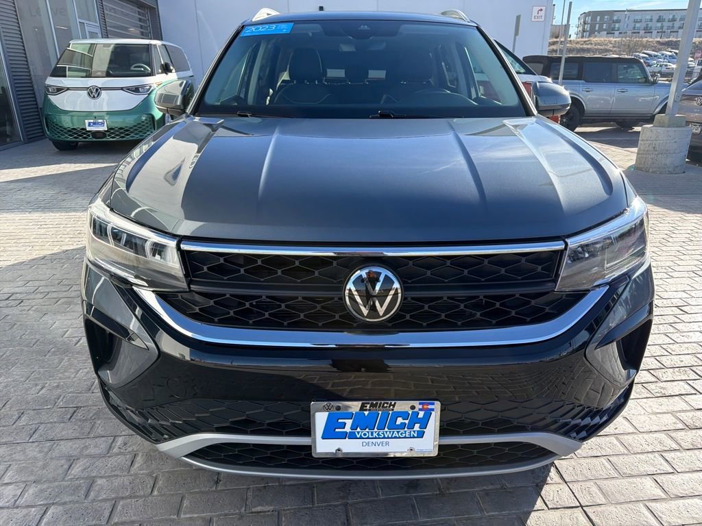 Certified 2023 Volkswagen Taos SE w/ Panoramic Sunroof Package image 10