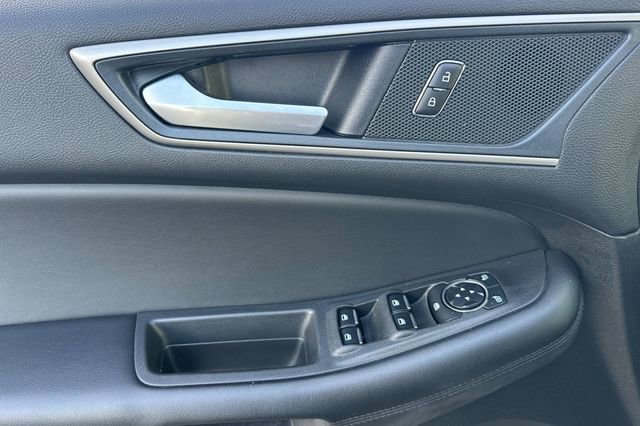 Used 2023 Ford Edge SEL image 11