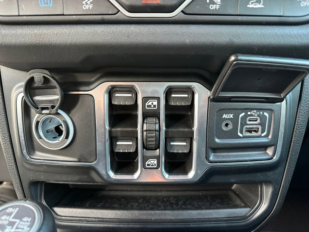 Used 2024 Jeep Wrangler High Altitude image 26