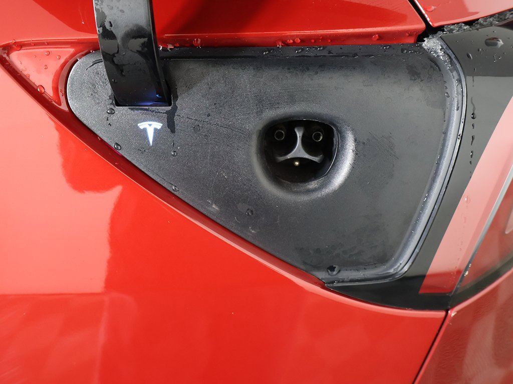 Used 2022 Tesla Model Y Long Range image 18