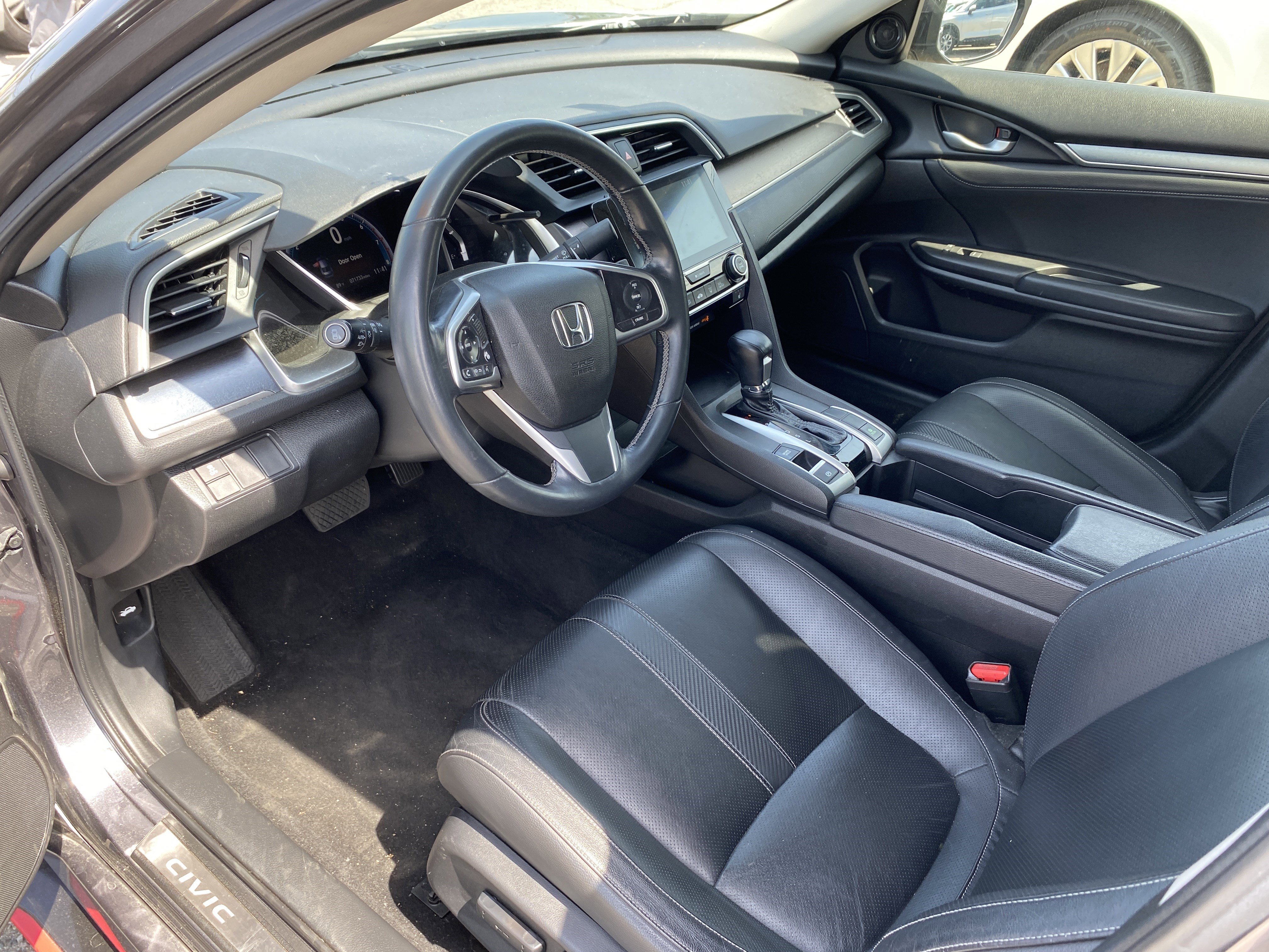 Used 2018 Honda Civic EX-L image 10