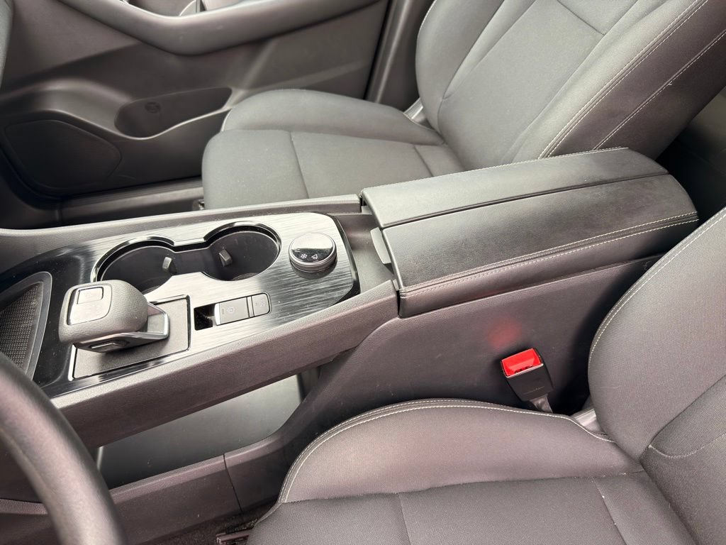 Used 2023 Nissan Rogue S AWD/4WD image 18