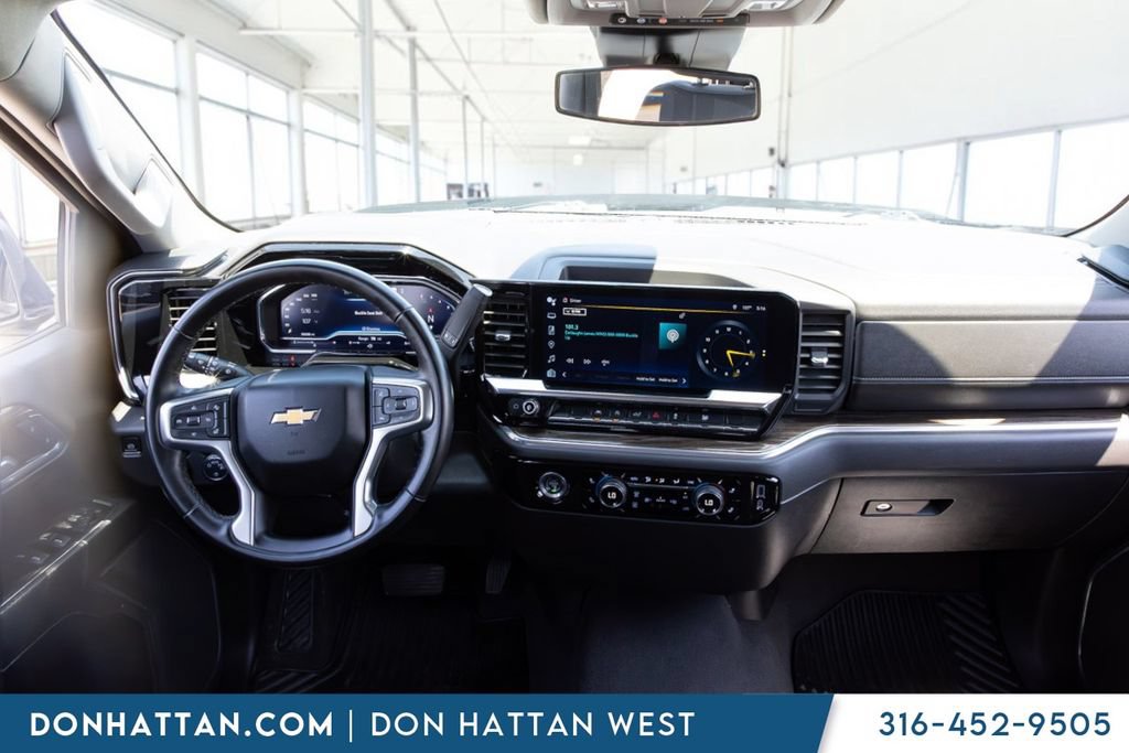 Used 2023 Chevrolet Silverado 1500 LT AWD/4WD image 4